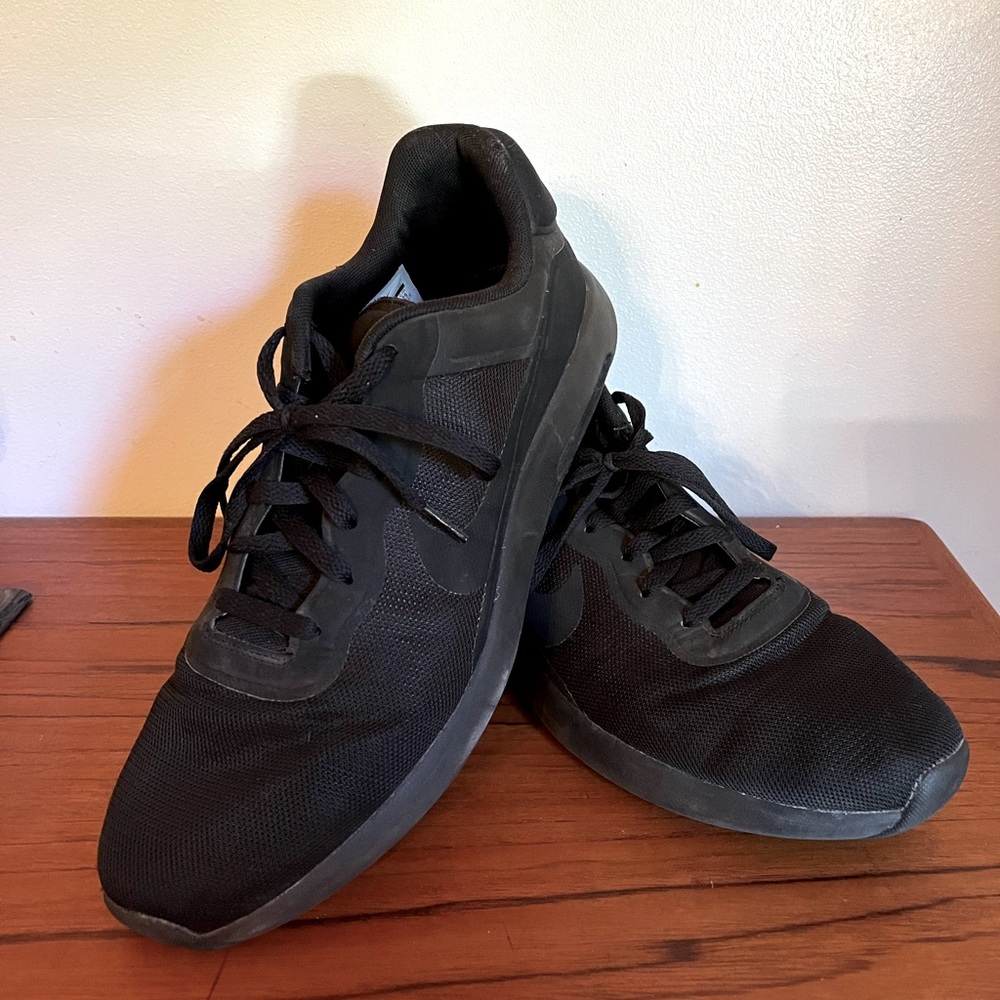 Nike Air Max Modern Essential Triple Black Size 11